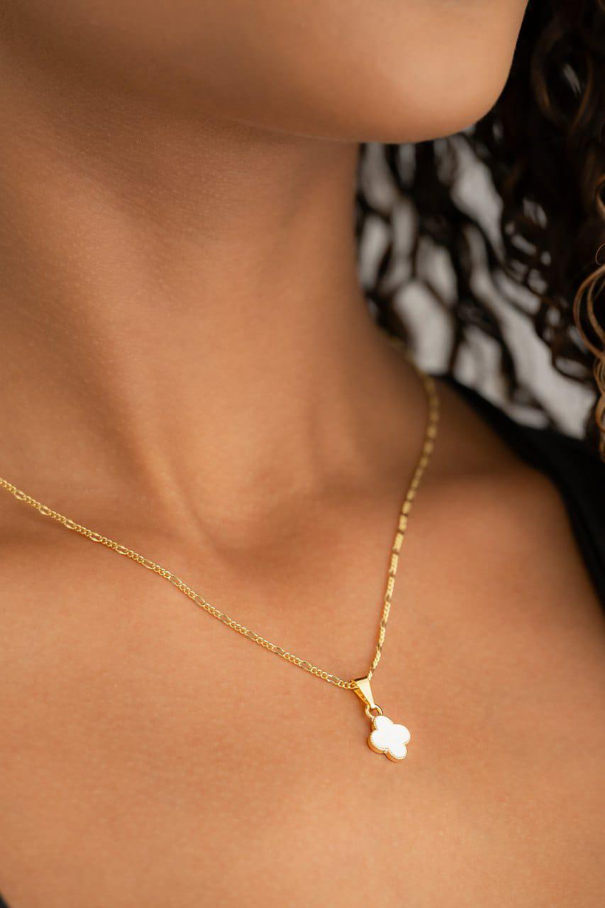 Conjunto Dama Cadena Caracol 45cm + Aretes y Dije Van Cleef Negro y Blanco
