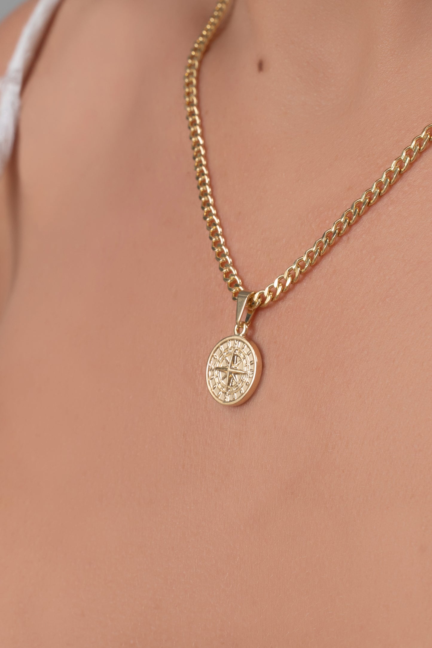 Cadena Dama Cubana 3mm 45cm (El dije va por separado)